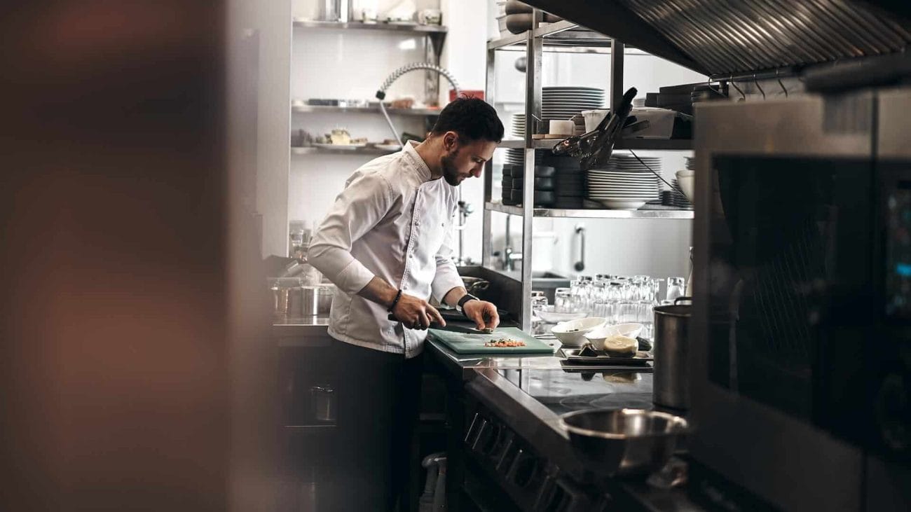 Necesarul-pentru-amenajarea-bucatariei-unui-restaurant-Aspecte-cheie-si-tendinte-actuale